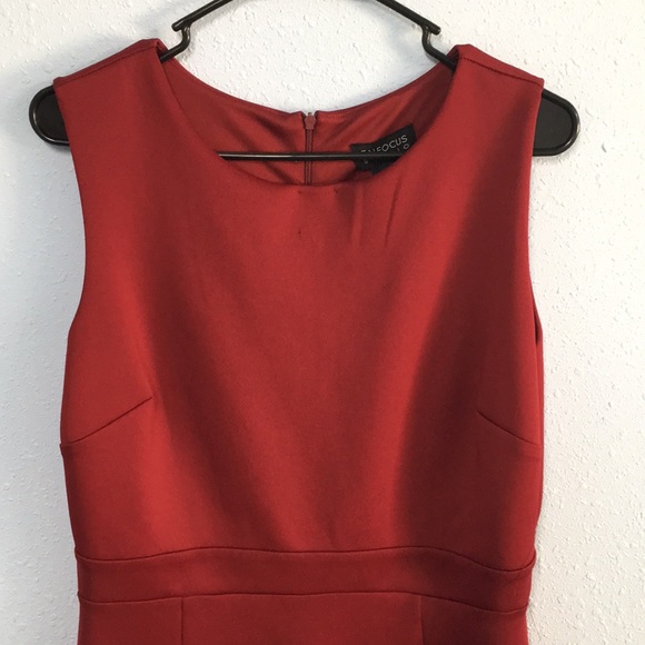 Dress - Picture 3 of 3